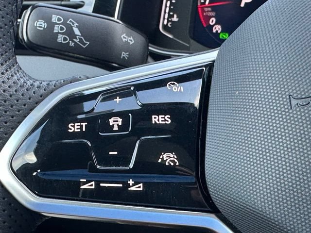 Used 2025 Volkswagen Jetta GLI Autobahn FWD image 15