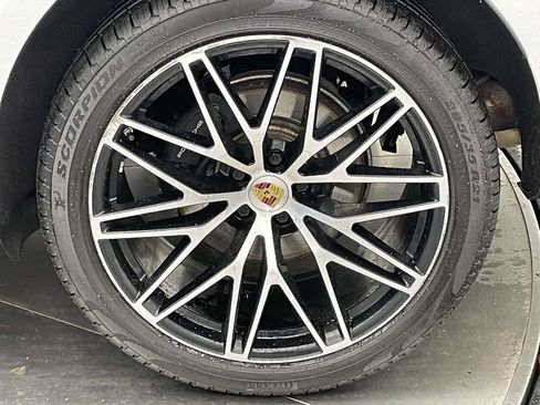 Used 2023 Porsche Macan image 12