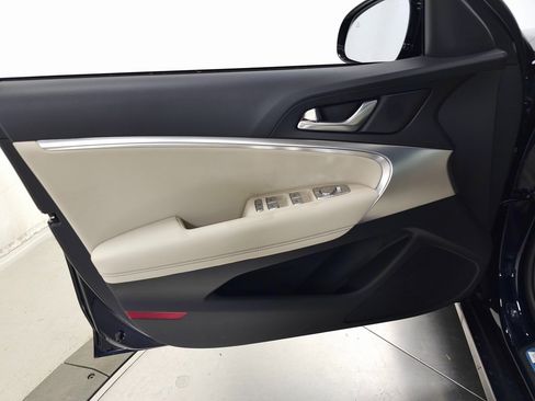 New 2026 Genesis G70 2.5T image 10