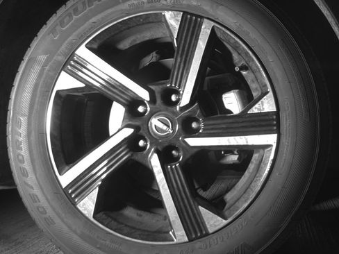 Used 2025 Nissan Sentra SV FWD image 13