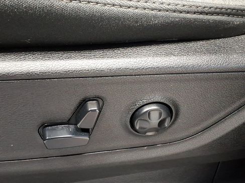 Used 2019 RAM 1500 Big Horn AWD/4WD image 19