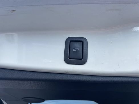 Used 2017 Toyota Highlander Limited AWD/4WD image 41