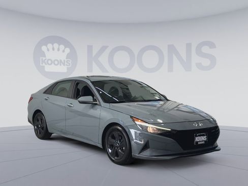 Used 2021 Hyundai Elantra SEL image 5