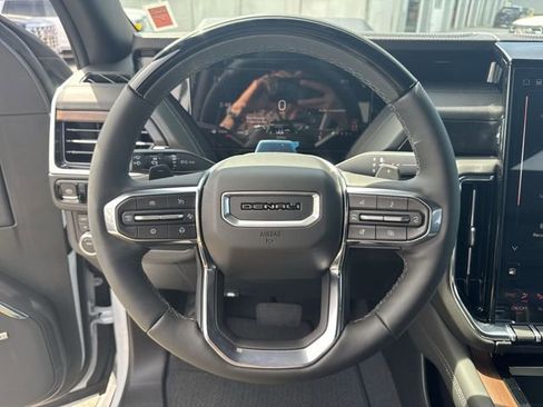 New 2026 GMC Yukon Denali w/ Denali Reserve Package AWD/4WD image 14