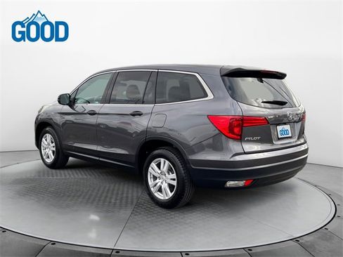 Used 2018 Honda Pilot LX image 3