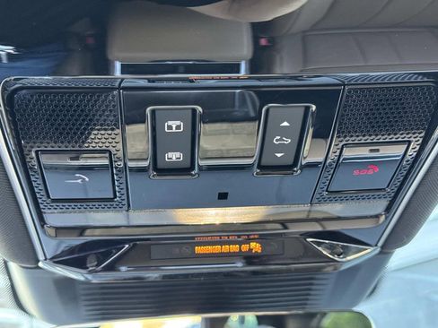 Certified 2024 Land Rover Range Rover SE AWD/4WD image 23