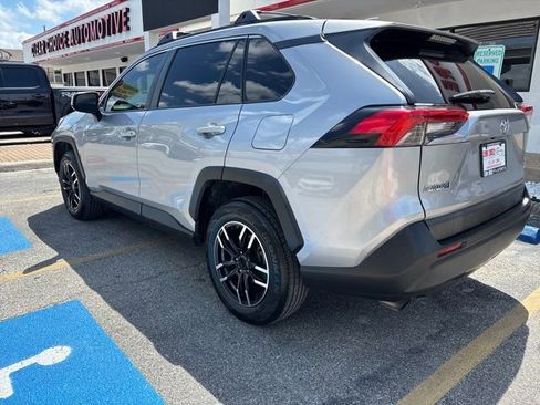 Used 2019 Toyota RAV4 XLE w/ Convenience Package AWD/4WD image 3