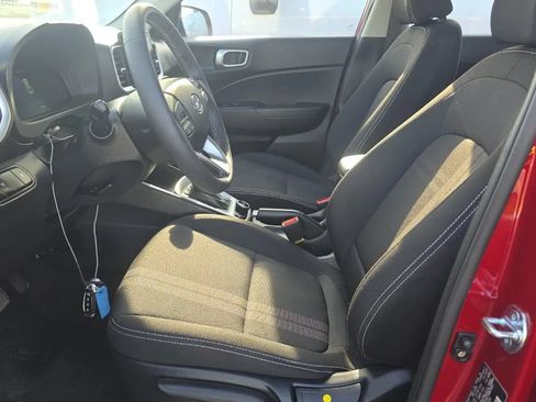 Used 2026 Hyundai Venue SEL FWD image 5