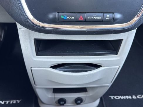 Used 2016 Chrysler Town & Country Touring-L w/ Driver Convenience Group image 24