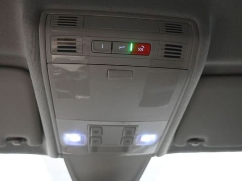 Used 2023 Volkswagen Tiguan SE FWD image 37