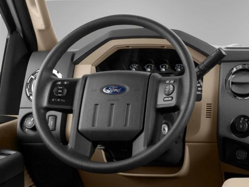 Used 2016 Ford F350 XLT w/ XLT Premium Package image 4