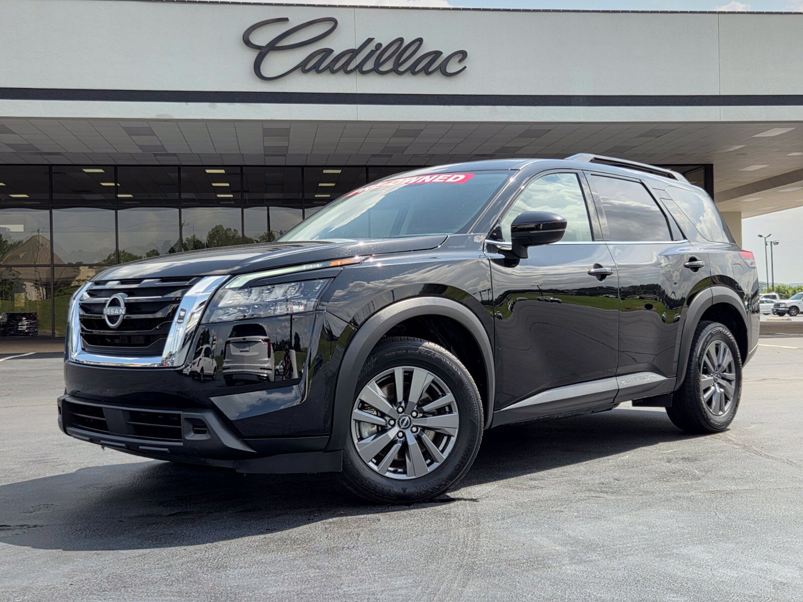 Used 2025 Nissan Pathfinder SV AWD/4WD image 1