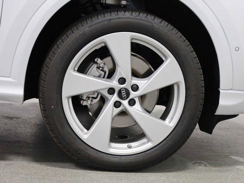 New 2025 Audi Q5 Premium Plus image 12