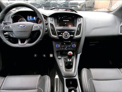 Used 2018 Ford Focus ST w/ Equipment Group 402A image 15