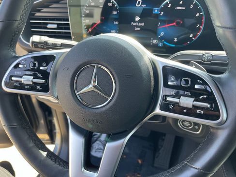 Used 2022 Mercedes-Benz GLE 350 4MATIC w/ Premium Package image 31
