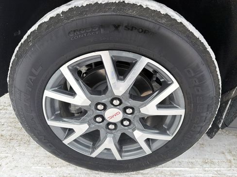 Used 2023 GMC Acadia SLT image 10