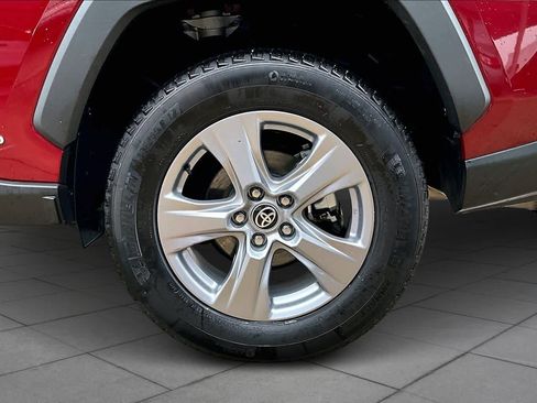 Used 2022 Toyota RAV4 XLE image 10