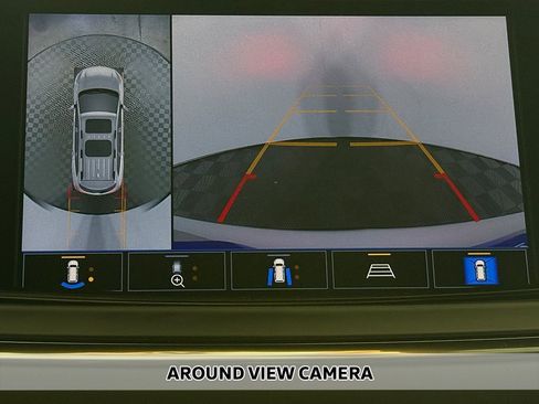 Used 2022 Buick Enclave Essence w/ Sound and Sites Package image 5