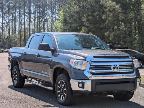 Used 2017 Toyota Tundra SR5 w/ TRD Off Road Package image 3