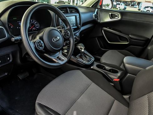 Used 2020 Kia Soul LX FWD image 14
