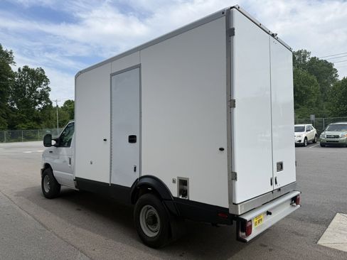 Used 2023 Ford E-350 and Econoline 350 Super Duty w/ Power Windows & Locks Group RWD image 5
