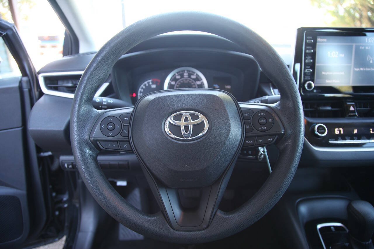 Used 2021 Toyota Corolla LE FWD image 29