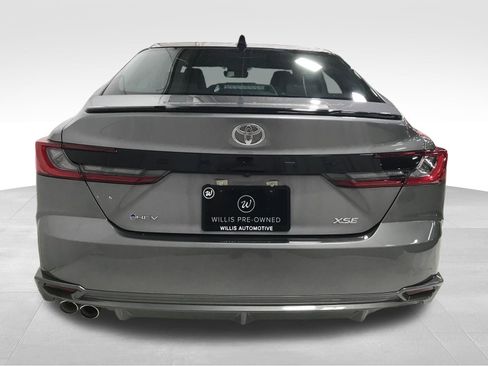 Used 2025 Toyota Camry XSE FWD image 5