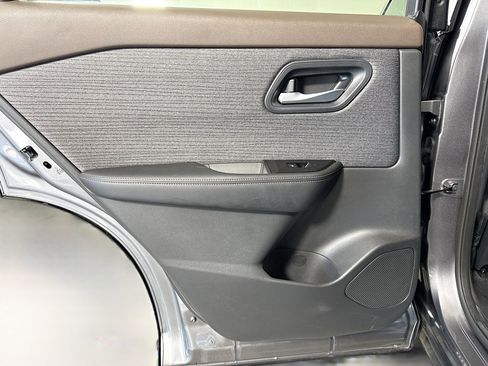 Used 2022 Nissan Rogue SV FWD image 26