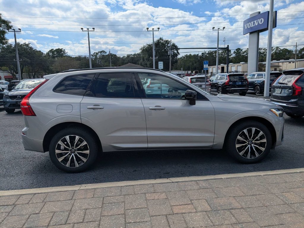 Used 2024 Volvo XC60 B5 Plus w/ Protection Package Premier AWD/4WD image 7
