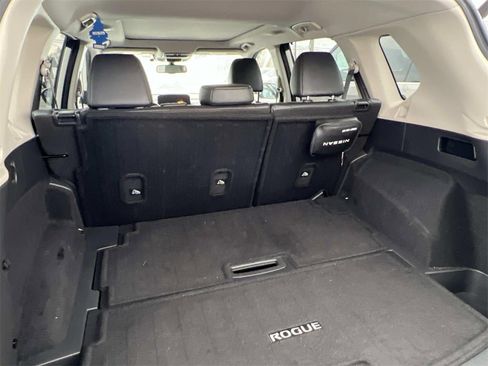 Used 2021 Nissan Rogue SL w/ Premium Package image 8
