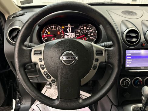 Used 2011 Nissan Rogue SV image 27