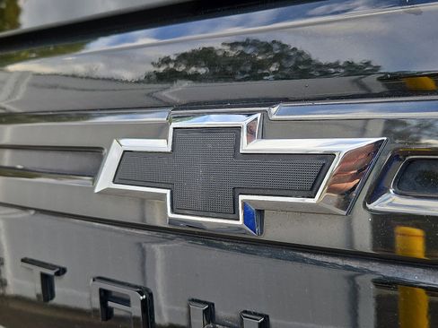 Used 2021 Chevrolet Tahoe Z71 w/ Z71 Off-Road Package image 30