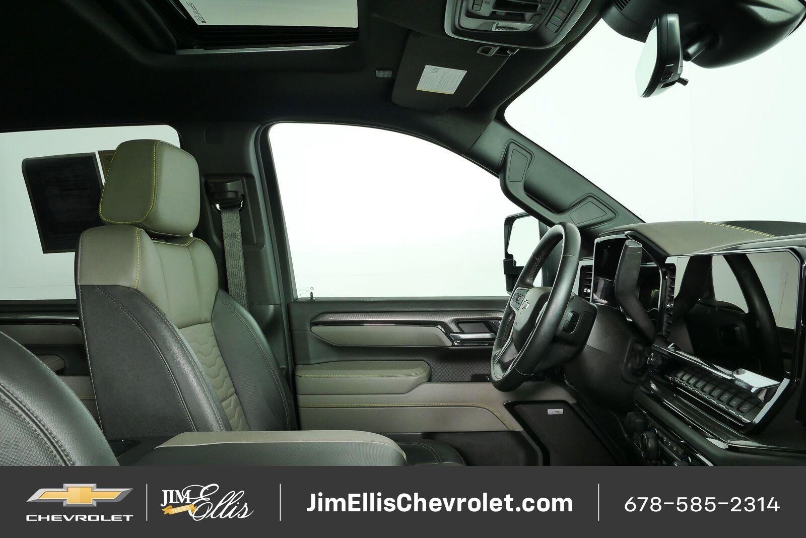 Used 2025 Chevrolet Silverado 2500 ZR2 w/ Technology Package AWD/4WD image 21