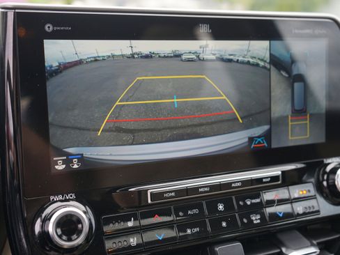 Used 2022 Toyota Highlander Limited image 16