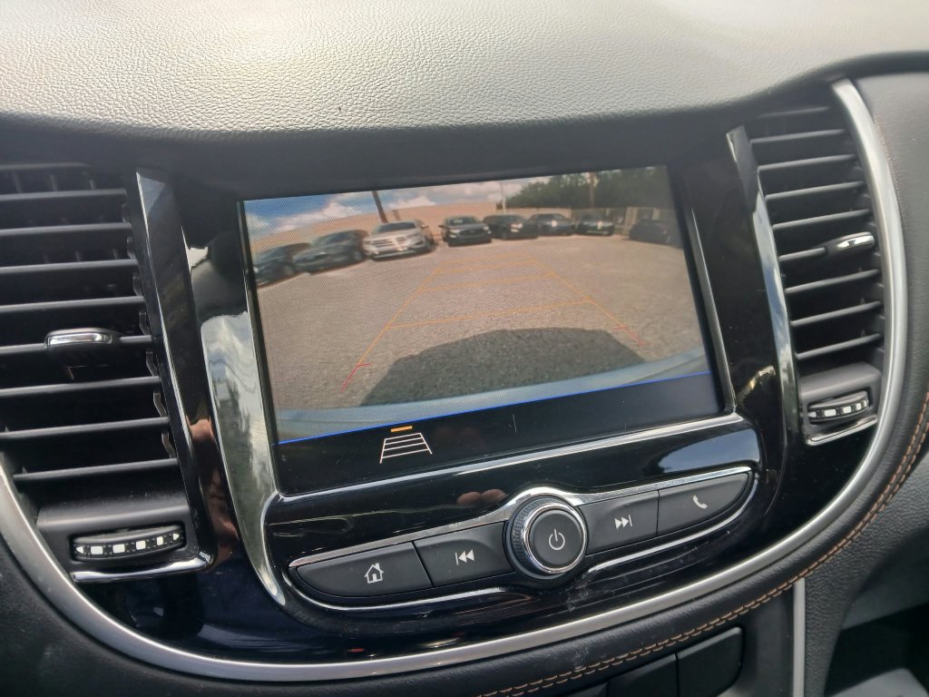 Used 2021 Chevrolet Trax LT w/ LT Convenience Package FWD image 14
