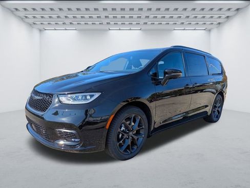 New 2026 Chrysler Pacifica Limited w/ S Appearance Package image 7
