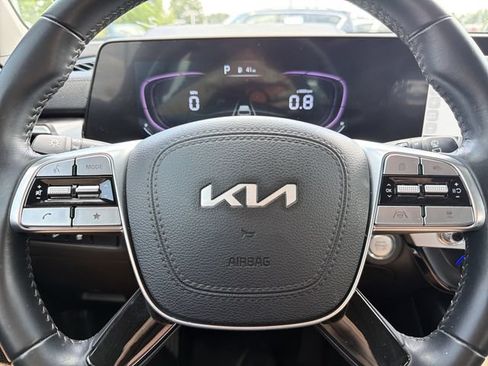 Used 2024 Kia Telluride S w/ S Sunroof Package FWD image 9
