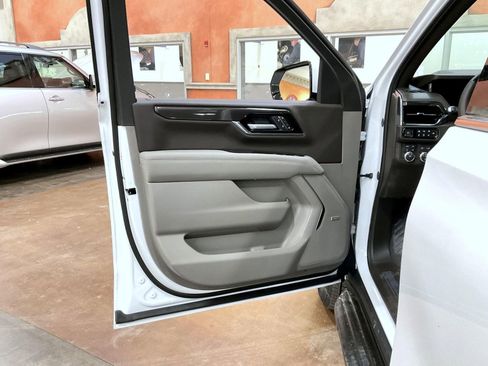 New 2026 GMC Yukon XL Elevation w/ Elevation Premium Package image 9