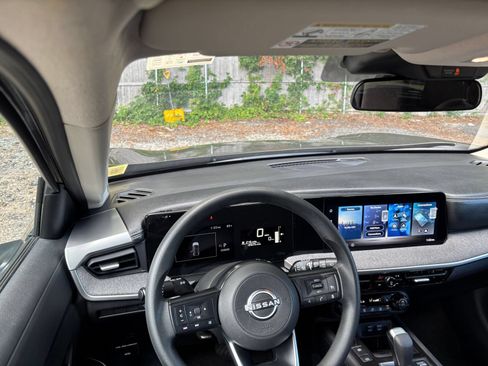 Used 2026 Nissan Kicks SV w/ Cold Weather Package FWD image 29