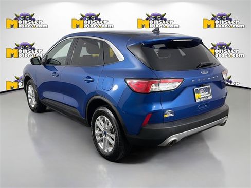 Used 2022 Ford Escape SE image 7