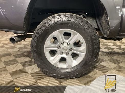 Used 2022 Toyota Tacoma SR AWD/4WD image 22