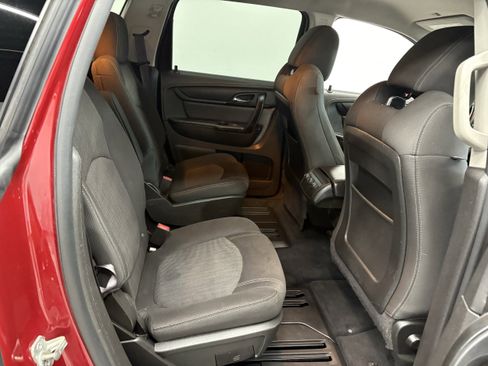 Used 2014 Chevrolet Traverse LT image 18