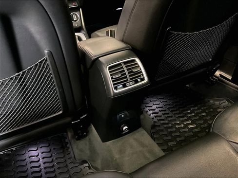 Used 2018 Audi Q3 2.0T Premium image 29