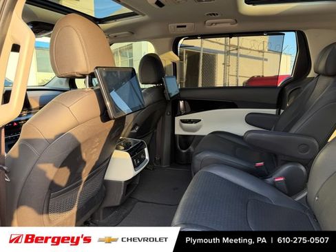 Used 2024 Kia Carnival SX Prestige FWD image 5