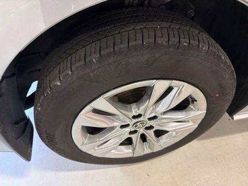 Certified 2025 Toyota Sienna XLE w/ XLE Plus Package AWD/4WD image 9