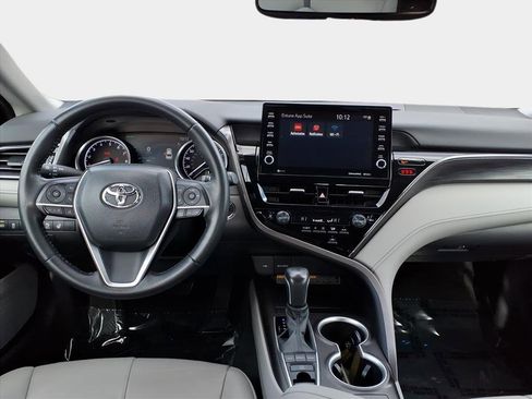 Used 2021 Toyota Camry XLE image 12