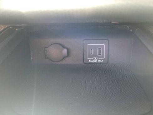 Used 2020 Nissan Pathfinder SL FWD image 33