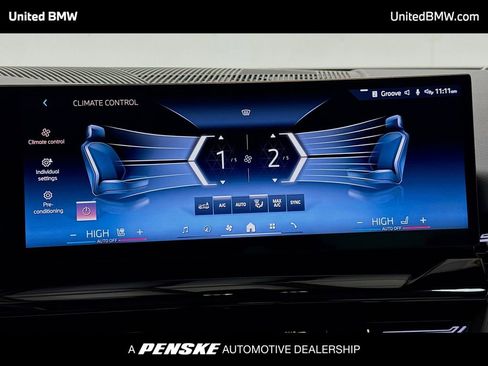 Used 2025 BMW 530i w/ Premium Package image 11