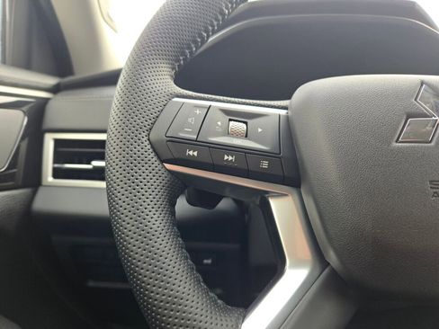 New 2026 Mitsubishi Outlander SE image 25