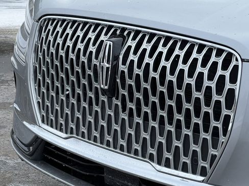 Used 2023 Lincoln Corsair AWD w/ Equipment Group 101A image 38